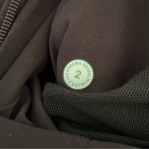 Lululemon Dynamic Movement Crew Black Quilted  Pullover Sweatshirt Size 2 - Picture 9 of 9